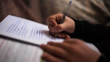 student developing paragraph writing