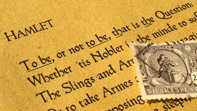 alliteration example in Shakespeare's Hamlet